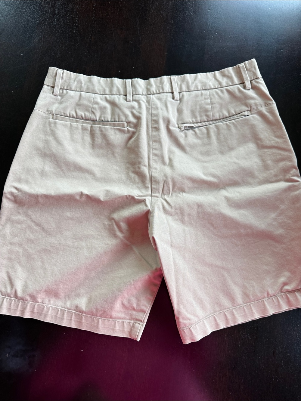 Banana Republic Stone Flat-Front Men’s Shorts - Picture 5 of 6